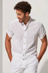 "Judicious Elegance: Short Sleeve Men's Shirt with Judge Collar in White - A Slim Casual Men's Top with Buttoned Detailing in Regular Fit"